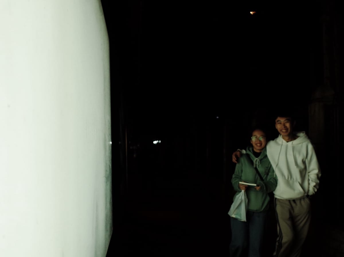 广告灯箱照亮夜行人, image 19