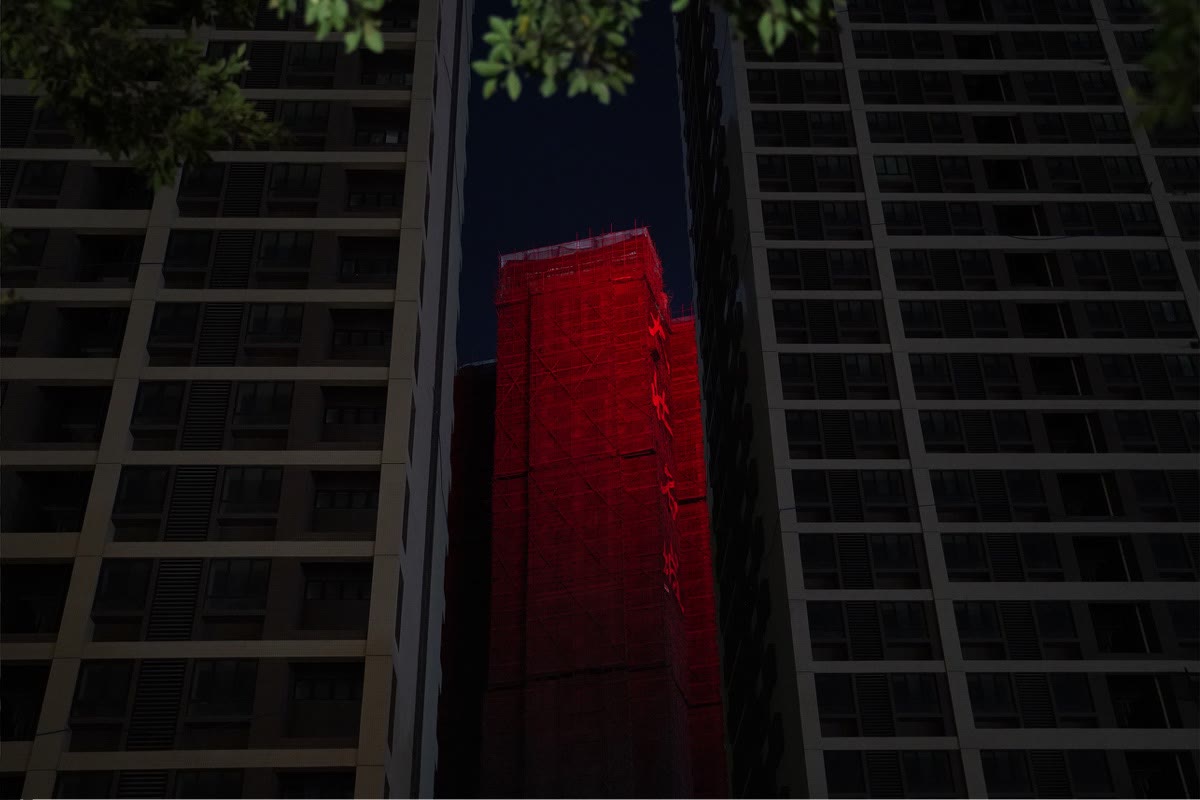 The House by Day, the House by Night — Night, 10
