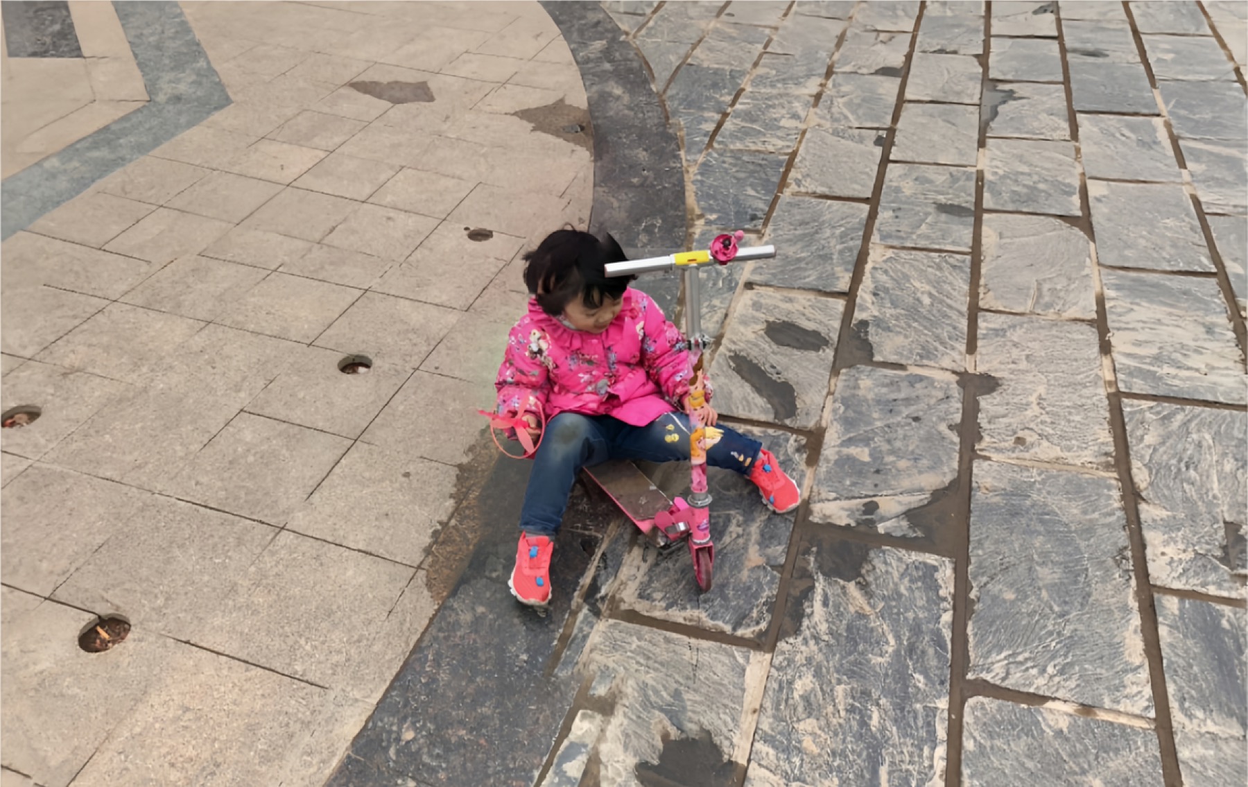 Chinese People in Google Street View (谷歌街景里的中国人) by Yan Jiacheng (闫家成), artwork image 12